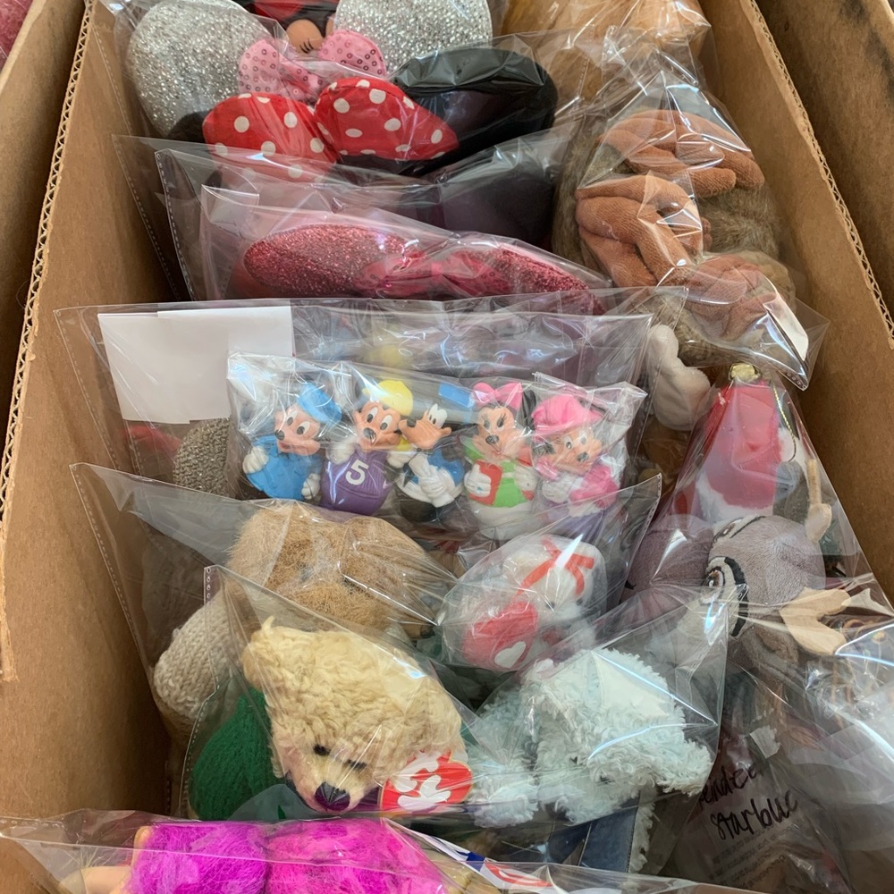 $8 for 3 Nic-Nac bags of used Nic-Nacs: toys/decor & more excellent 4 resellers